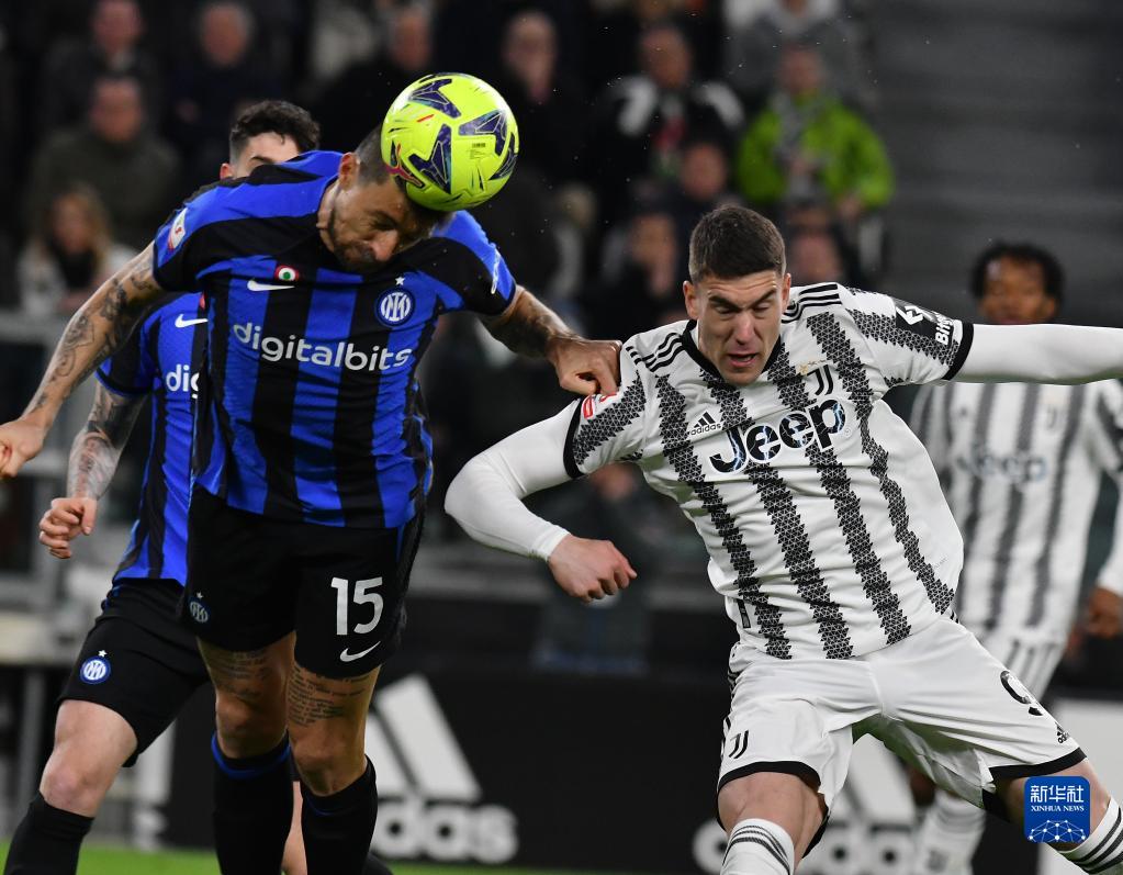 球横传贴地 球横传贴地